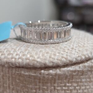 Elegant Moissanite Silver Band Ring